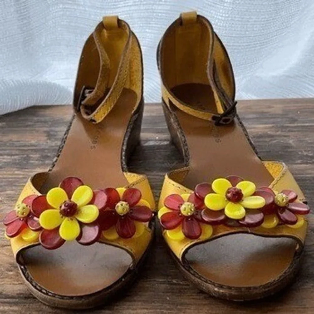 VTG Y2K Marc Jacobs Yellow Leather‎ Floral Wedge Sandals Ankle Strap 38.5 Italy